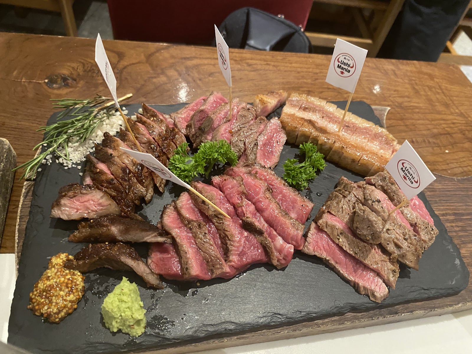 Ushi Mania - Japanese Aging Beef & Bar (Lotte West Lake)