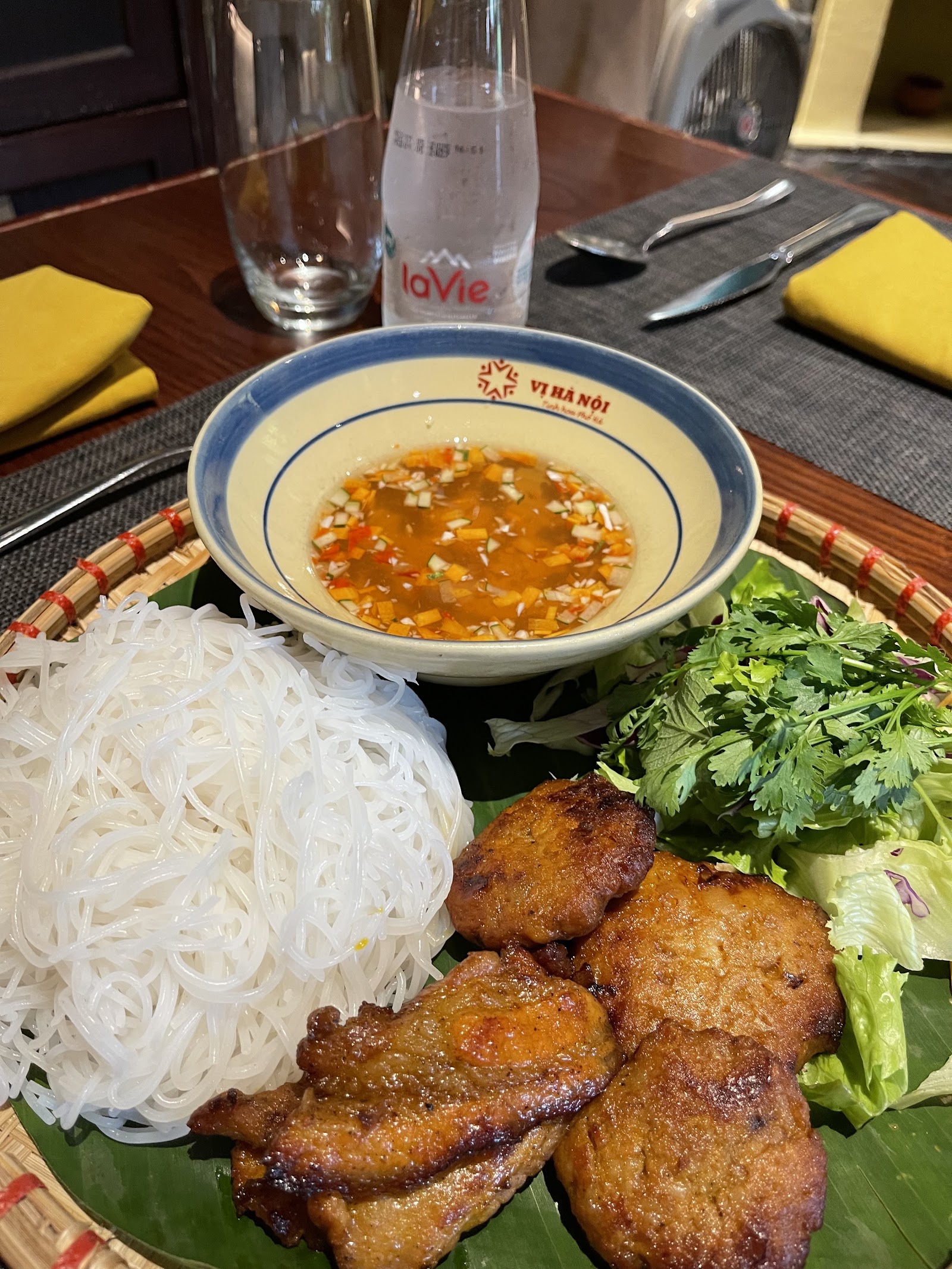 Vị Hà Nội Restaurant & Cafe