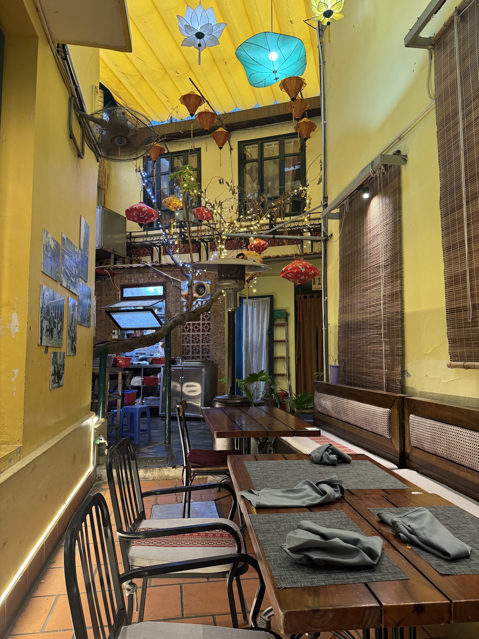 Vị Hà Nội Restaurant & Cafe
