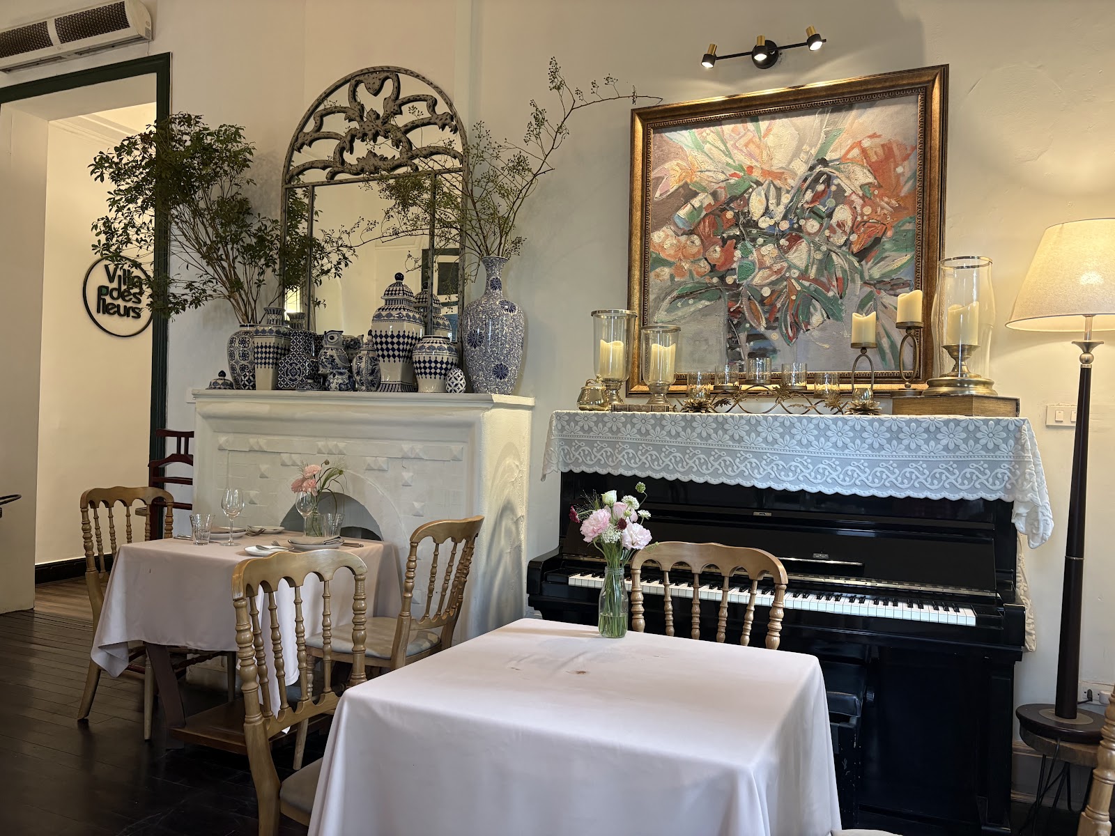 Villa Des Fleurs - Authentic French Fine Dining – Không gian quán