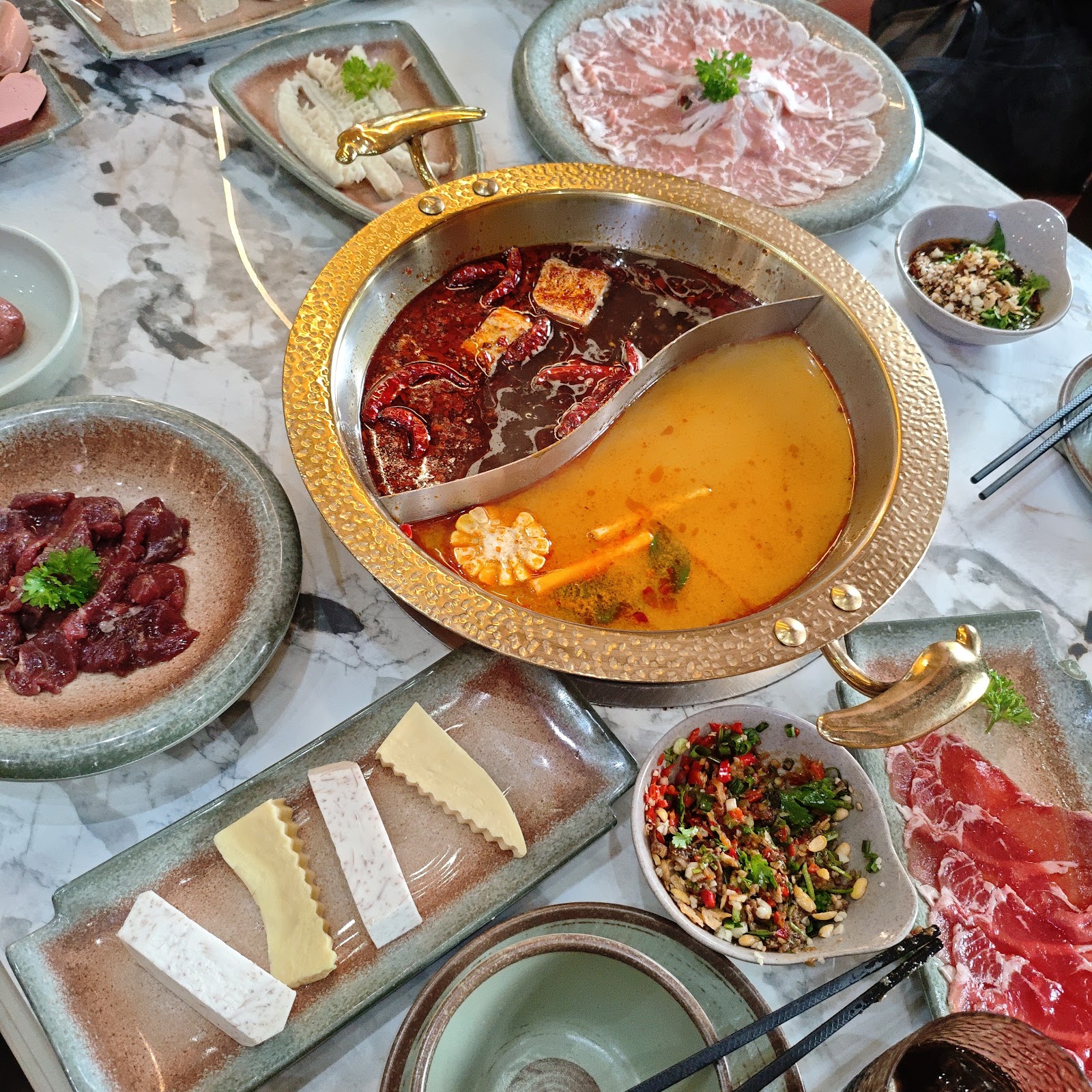 WuLong - Taiwanese Hotpot Buffet - Giảng Võ