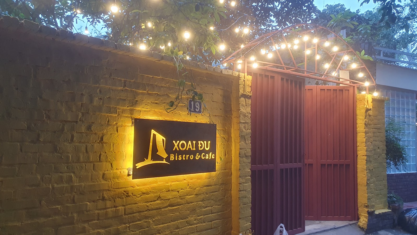 Xoài Đu Bistro & Cafe – Không gian quán