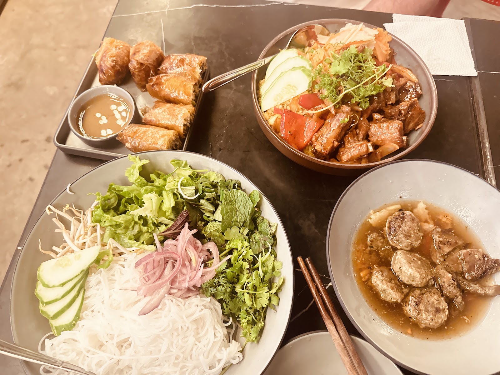 Xoài Đu Bistro & Cafe
