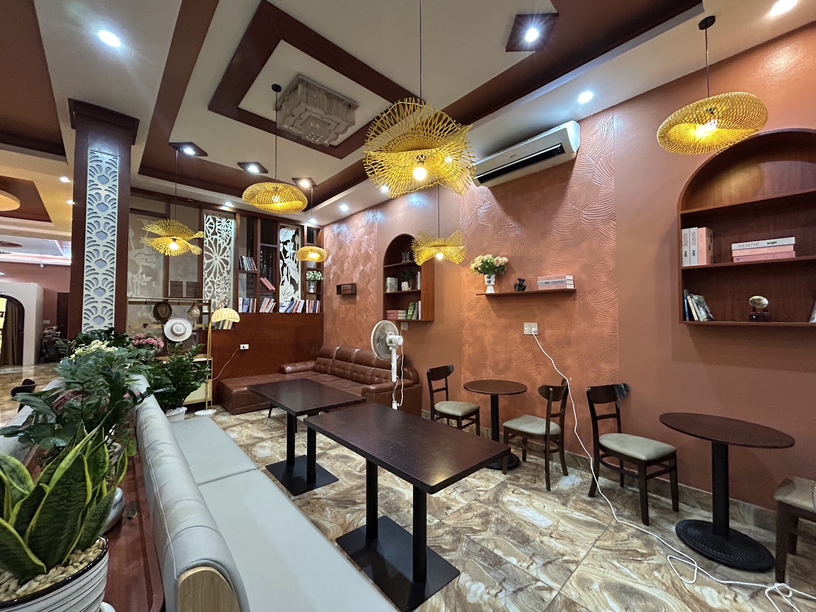 YÊN café & photobooth