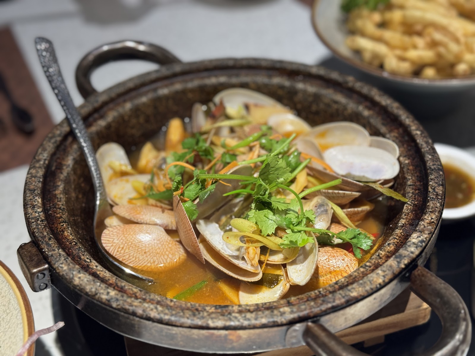 Yiam Yiam Seafood - Cua sốt cà ri Thái