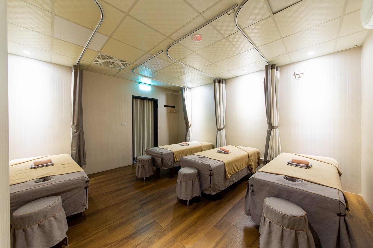 岳峰足體養生館環境照