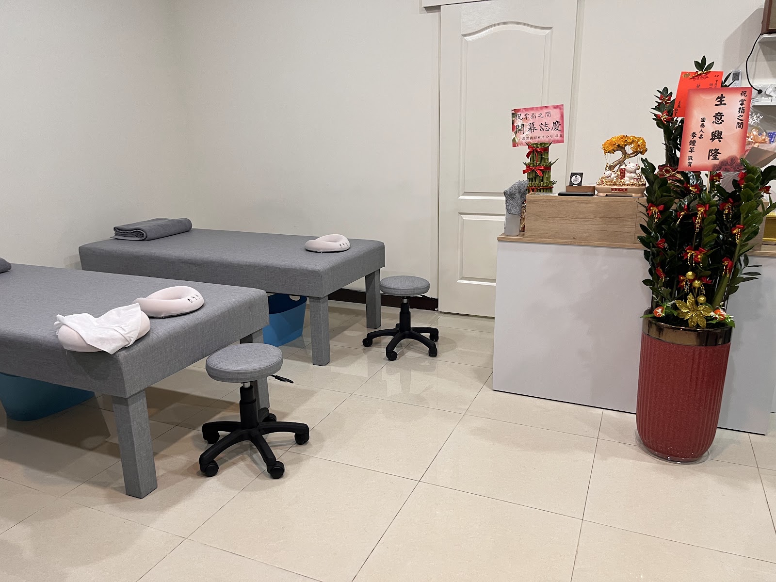 掌指之間足體工作坊 專業指壓-新莊肩頸放鬆|推薦腳底按摩|專業指壓|背部刮痧|足部按摩|平價按摩環境照